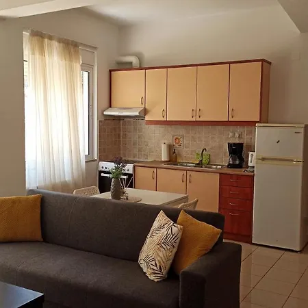 Cozy Flat Close To The Airport/port And Center Nea Alikarnassos