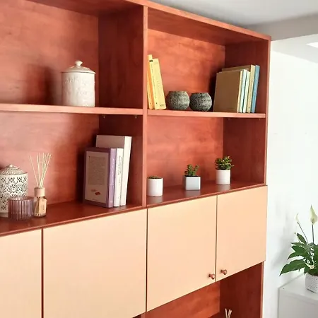 Cozy Flat Close To The Airport/port And Center *